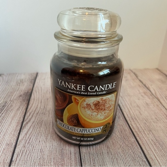 Yankee Candle Chocolate Cappuccino 22 OZ Jar - Picture 1 of 4